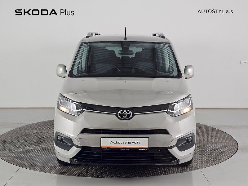 Toyota ProAce City Verso (2020) long 1.2i 130k 7AT Family - fotka 4 z 28