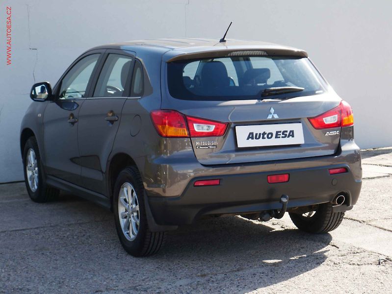 Mitsubishi ASX (2013) 1.8 Di-D 4x4, 1.maj,ČR - fotka 4 z 16