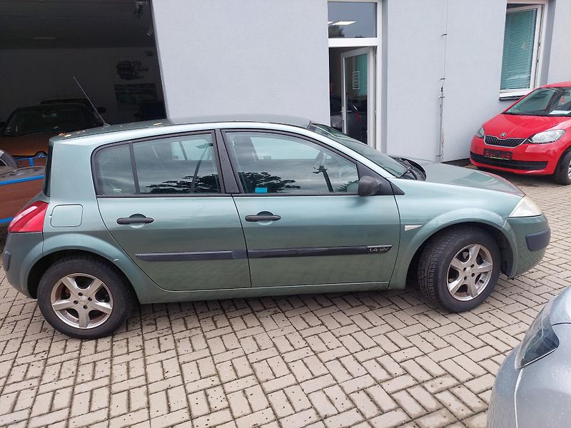 Renault Mégane (2005) II. 1.4i-16v - fotka 4 z 22