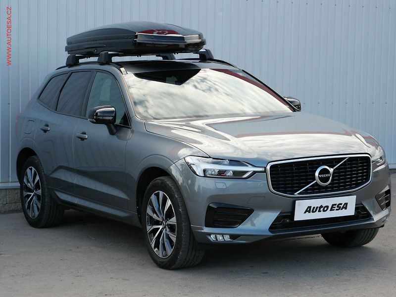 Volvo XC60 (2019) 2.0 D 4x4, R-design, AT, LED - fotografie inzerátu