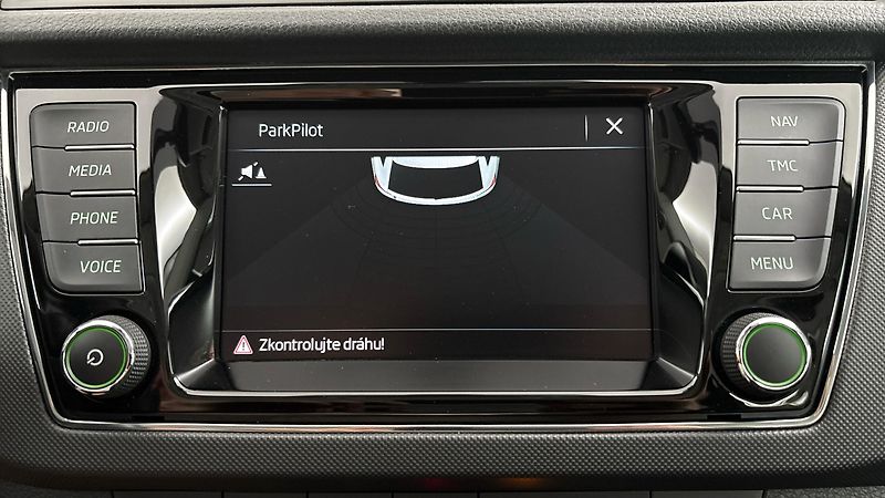 Škoda Fabia 1.0 TSI Ambition Combi - fotka 12 z 24