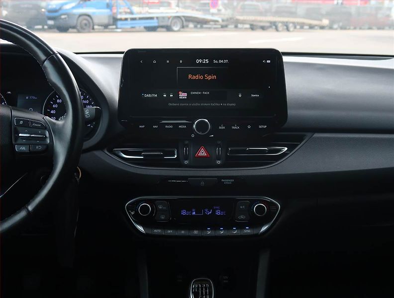 Hyundai i30 (2023) 1.5 DPI, Serv.kniha, Navi - fotka 12 z 20