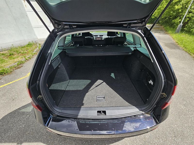 Škoda Octavia (2019) 3 2.0TDI, TAŽNÉ, FACELIFT, SOL - fotka 16 z 16