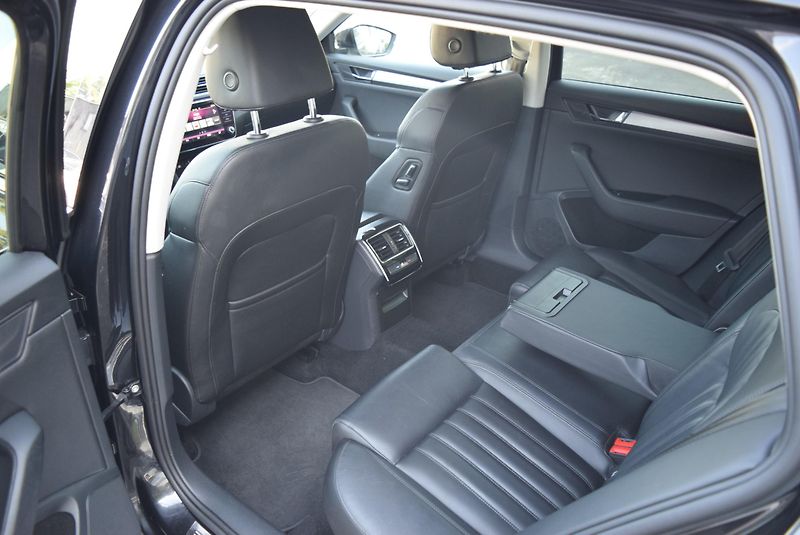 Škoda Superb (2019) 1.5TSI 110kw DSG STYLE PLUS  - fotka 16 z 43