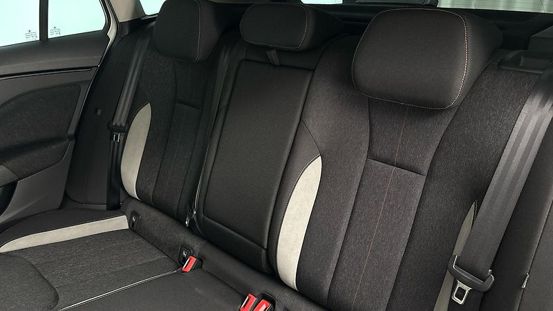 Škoda Scala 1.0 TSI DSG Style - fotka 16 z 26