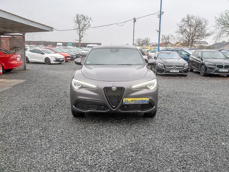 Alfa Romeo Stelvio (2023) 2.0T Q4 MAT - NAVI - fotka 2 z 62