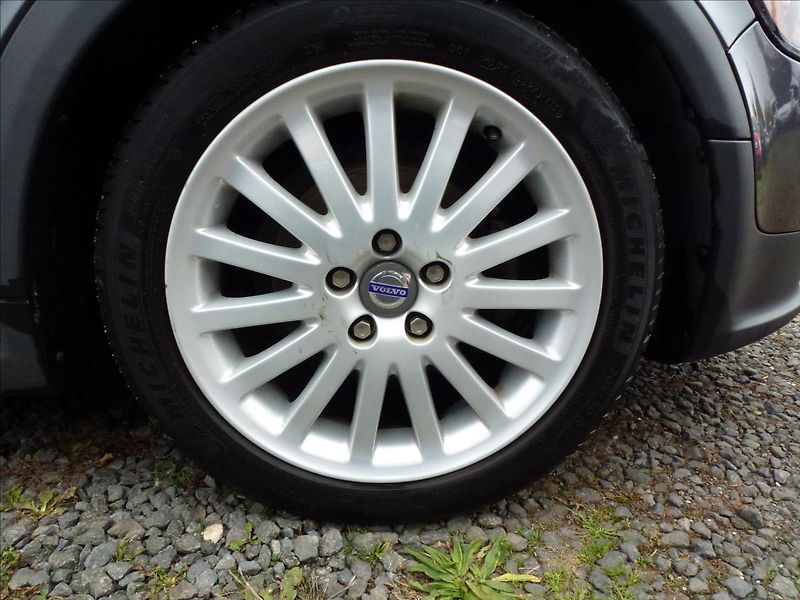 Volvo C30 2,0 i 16V Titanium Grey - fotka 59 z 62