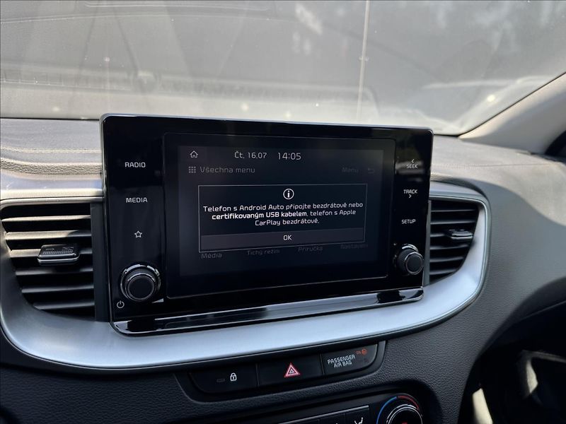 Kia Ceed 1,6 CRDI 100kW Exclusive ČR DP - fotka 21 z 31