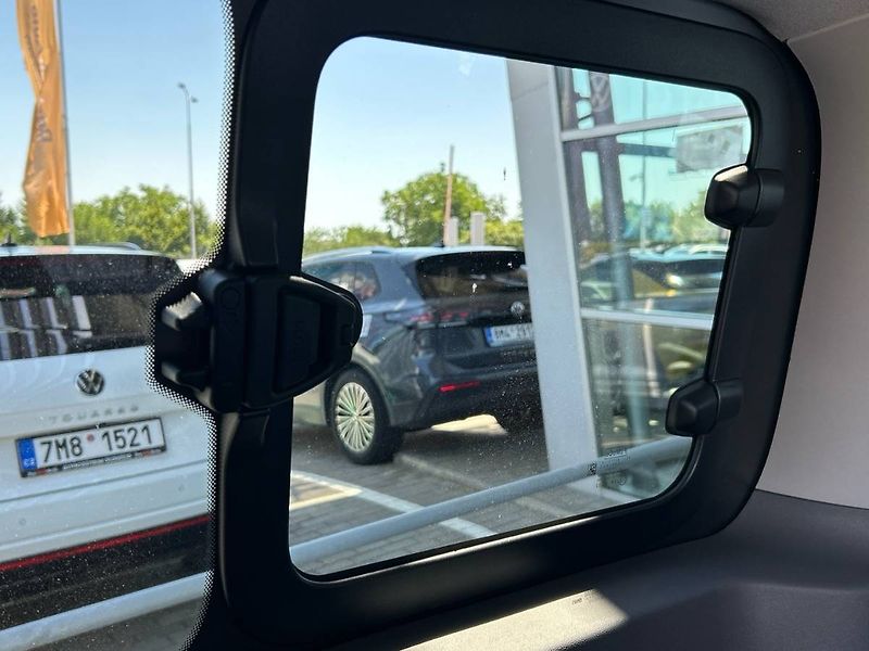 Volkswagen Transporter (2026) T7 2.0 TDI DR 9 míst - fotka 15 z 29