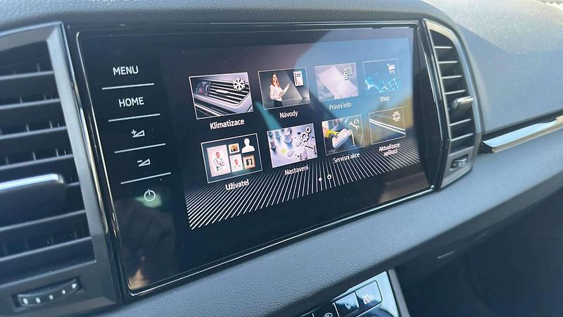 Škoda Karoq Sportline 1,5 TSI 110kW MT6/J1 - fotka 14 z 30