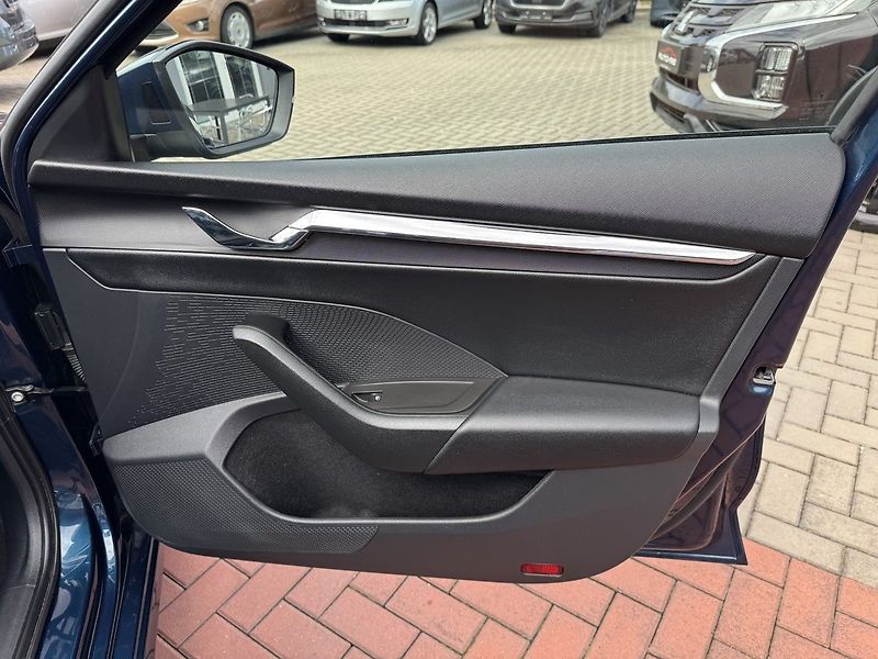 Škoda Octavia (2023) 2.0TDi DSG Ad.LED Webasto - fotka 22 z 50