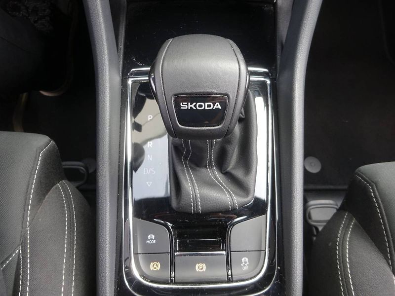 Škoda Karoq (2025) 2,0TDi /110kW  DSG Sportline - fotka 7 z 27