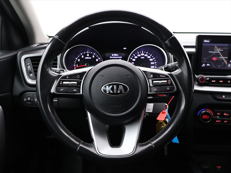 Kia Ceed 1,4 T-GDI Fresh CZ - fotka 15 z 28