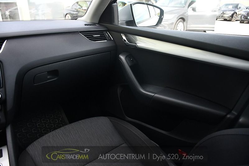 Škoda Octavia 2,0TDi - fotka 22 z 47
