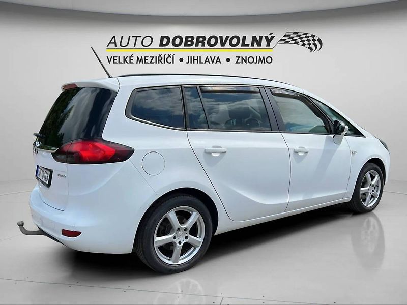 Opel Zafira Tourer 1.4 Turbo MT6 (103kW)/0 - fotka 9 z 41