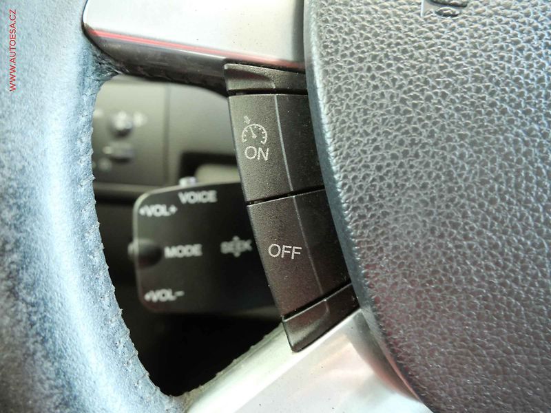 Ford Kuga (2011) 2.0 TDCi 4x4, Navigace - fotka 16 z 22