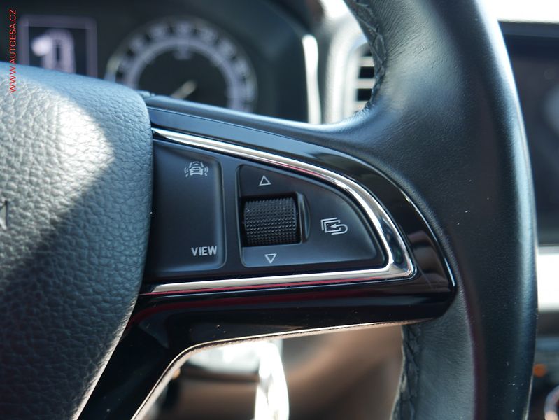 Škoda Karoq (2018) 1.6 TDI, ČR, Ambition, TZ - fotka 16 z 19