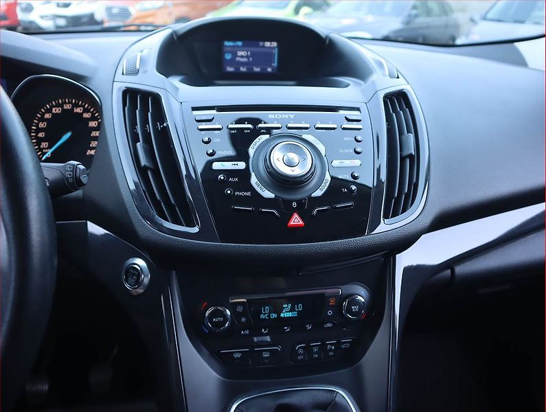 Ford Kuga (2015) 2.0 TDCi, 4X4, Kůže, Tempomat - fotka 12 z 18
