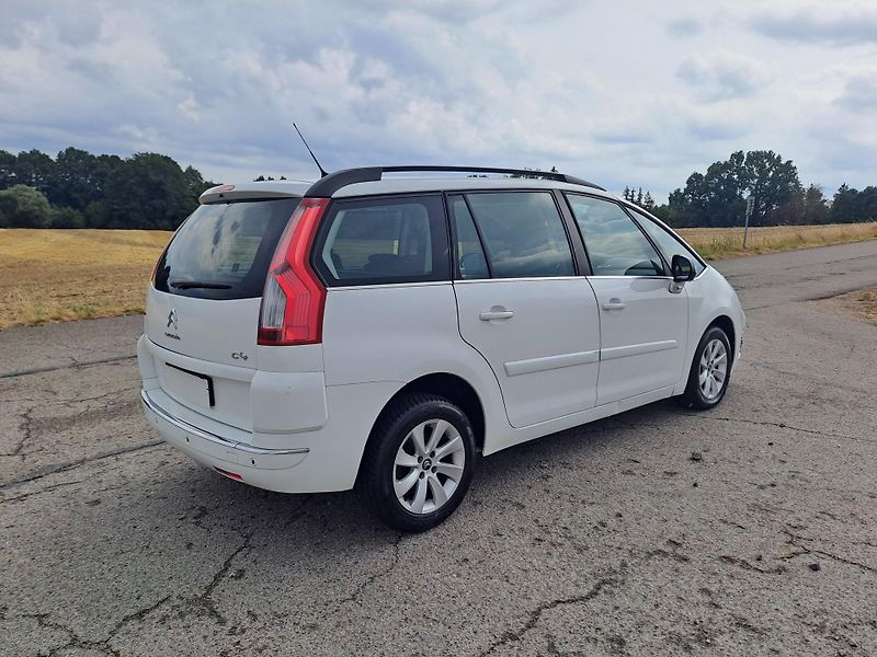 Citroën Grand C4 Picasso (2011) 1.6 HDi 7 MÍST - fotka 5 z 31