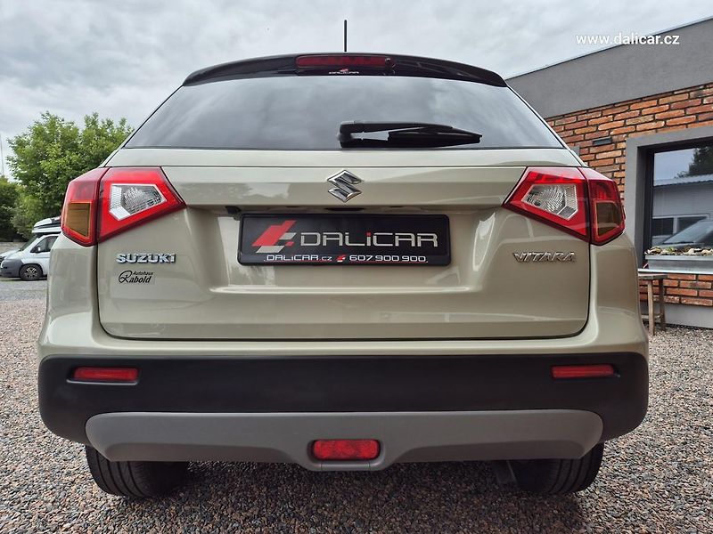 Suzuki Vitara (2017) 1.6VVT 88KW COMFORT NAVI - fotka 11 z 52