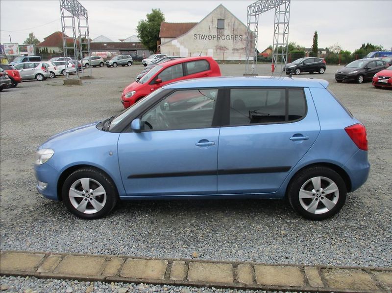Škoda Fabia 1,2 TSI, aut.klima,serv.kniha, - fotka 8 z 44