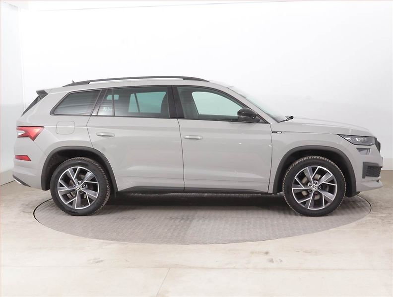 Škoda Kodiaq (2022) Sportline 1.5 TSI - fotka 6 z 18