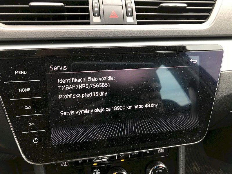 Škoda Superb (2018) GRT AMB TD 110/2.0 A7F - fotka 21 z 26