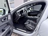 Volvo XC60 B5 AWD ULTRA / B&W / VZDUCH - náhled 12