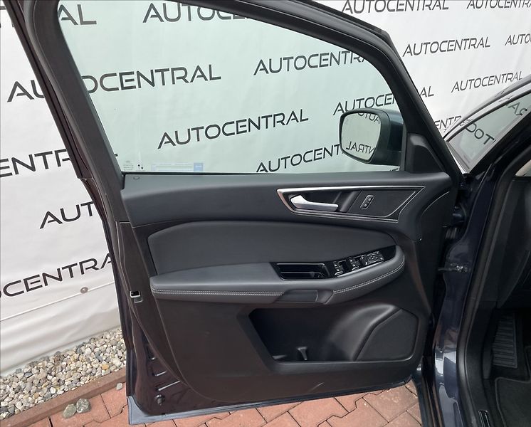 Ford S-MAX 2,0 EcoBlue,140kW,AWD,TITANIUM - fotka 23 z 30