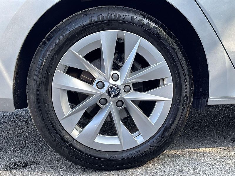 Škoda Octavia (2024) Combi 1.5 TSI DSG Top Selectio - fotka 30 z 33