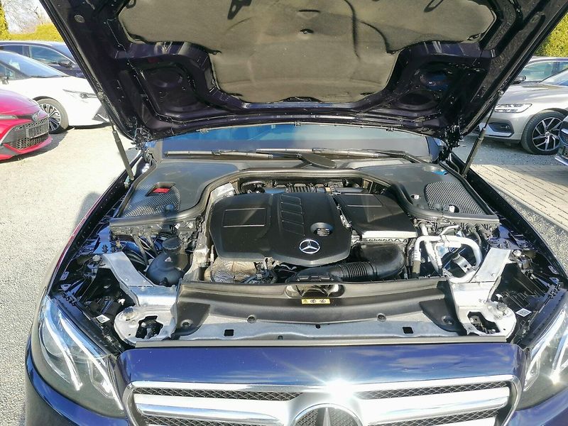 Mercedes-Benz Třídy E (2019) 200D AMG - fotka 34 z 35