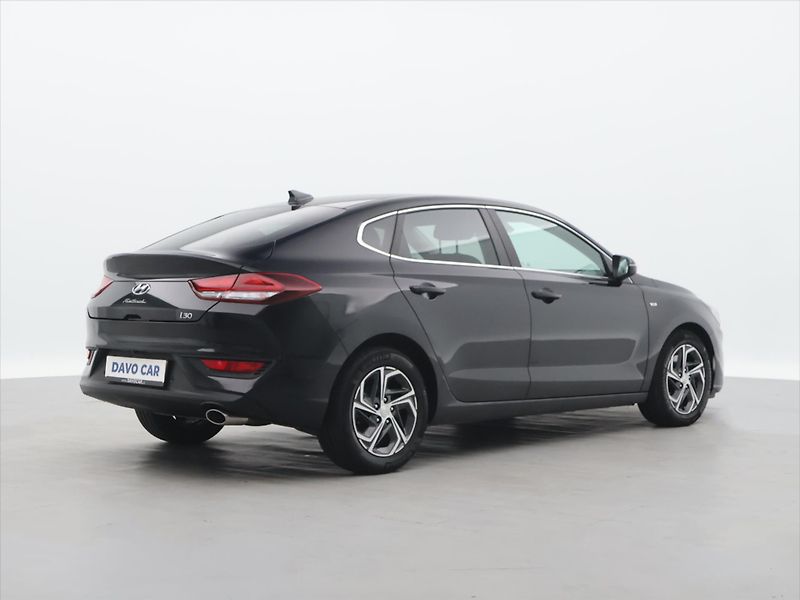 Hyundai i30 1.5 1.5 T-GDI Mild LED CZ - fotka 7 z 27