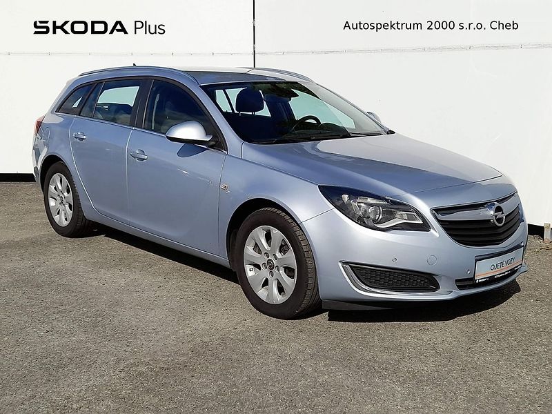 Opel Insignia SPORTS TOURER SW             1 - fotka 6 z 20
