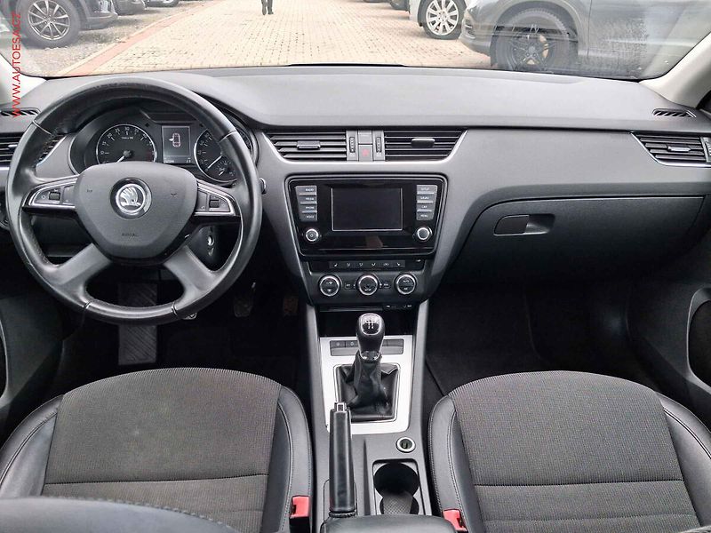 Škoda Octavia (2014) 1.6 TDi, Elegance, TZ - fotka 8 z 16
