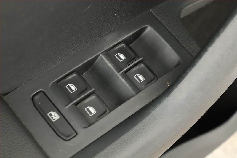 Škoda Octavia (2014) 1.6 TDI, Tempomat - fotka 9 z 18