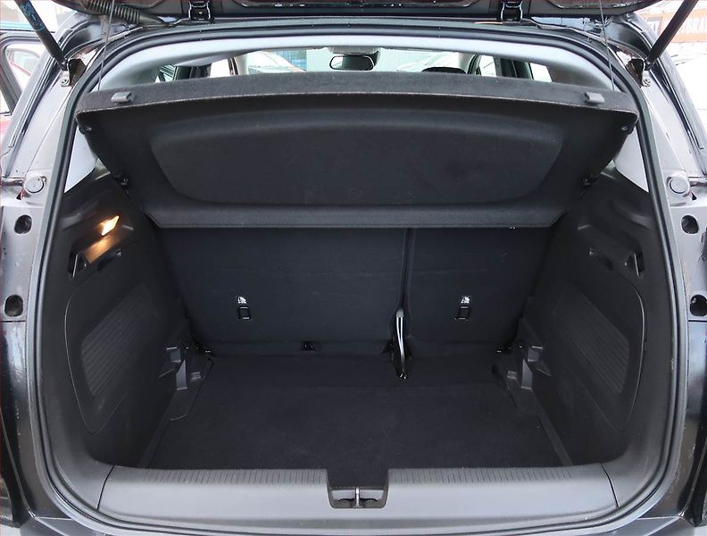 Opel Crossland X (2021) 1.2 Turbo, ČR,1.maj - fotka 13 z 16