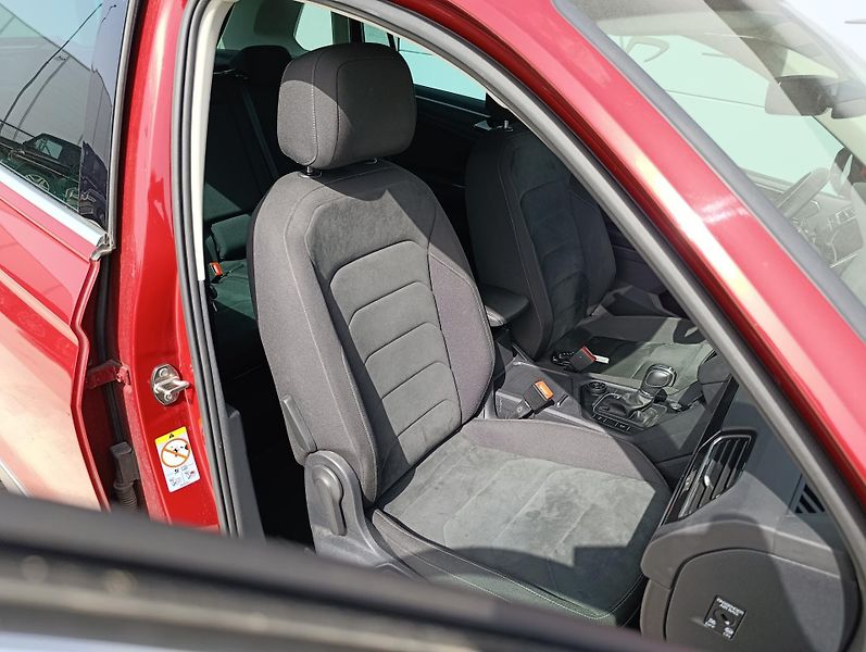 Volkswagen Tiguan 2.0TSI 162kW 4M HIGHLINE ČR  - fotka 19 z 33
