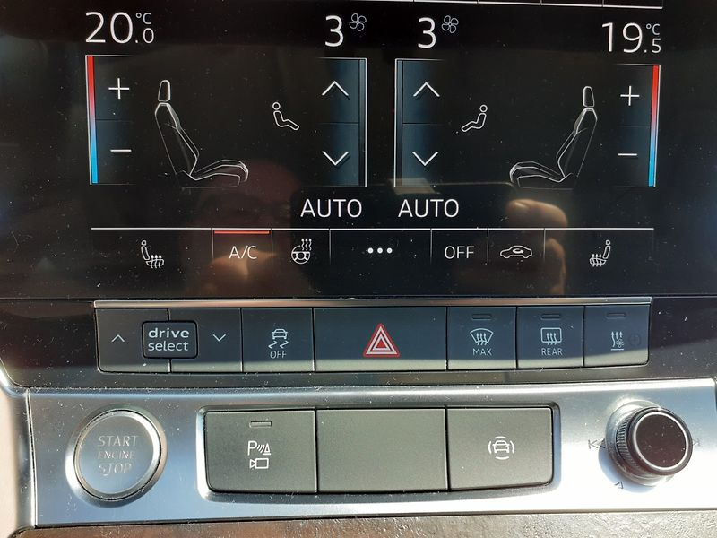 Audi A6 (2020) 3.0 TDi MILD - Hybrid 4x4 - fotka 22 z 41
