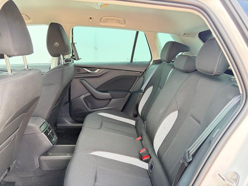 Škoda Kamiq (2025) 1.0 TSI / 85kW / SELECTION - fotka 7 z 34