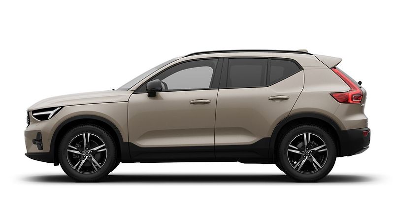 Volvo XC40 (2026) PLUS B4, 360°, PIXEL LED - fotka 2 z 7