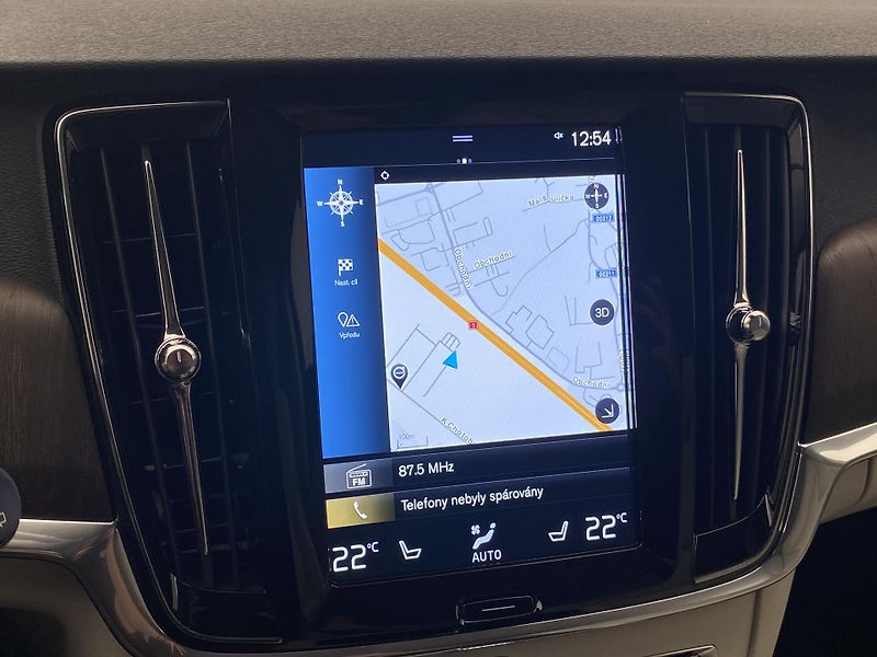 Volvo V90 CC B4 AWD MOMENTUM AUT - fotka 42 z 52