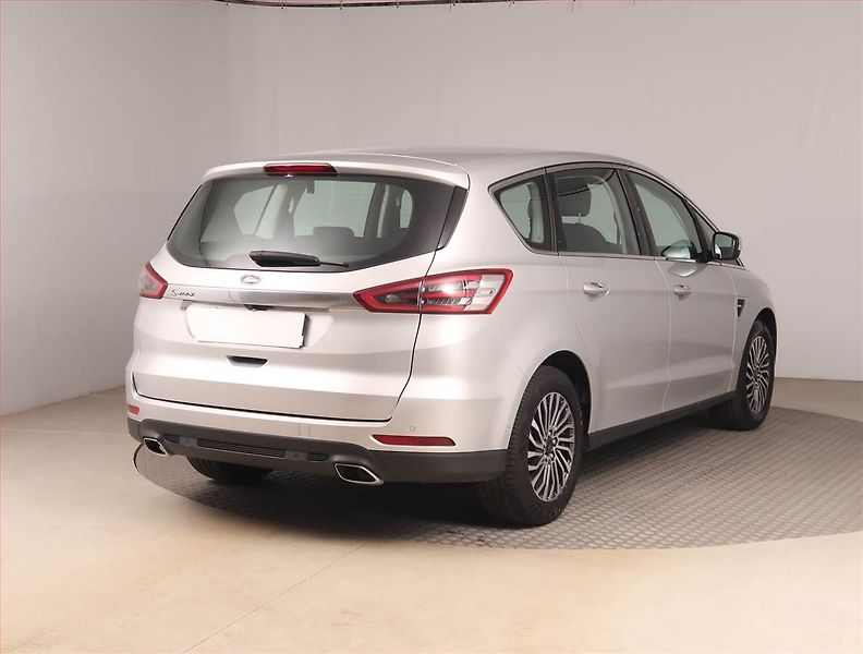 Ford S-MAX (2020) Titanium 2.0 TDCi, Automat - fotka 5 z 17