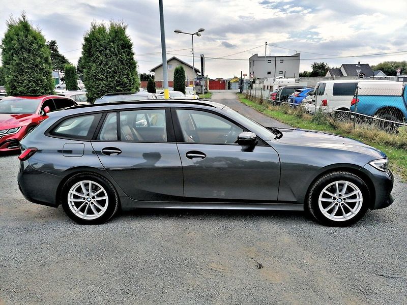 BMW Řada 3 (2022) 2.0 318IA 115kW Kůže - fotka 6 z 36