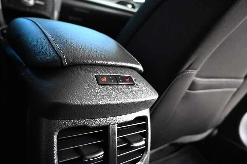 Ford Mondeo (2022) 2.0 140 KW LED SONY ACC Tažné - fotka 20 z 38