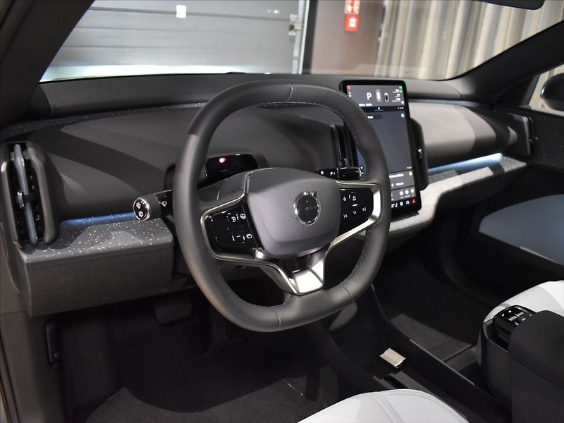 Volvo EX30 0,0 Ultra Twin preformance - fotka 12 z 20