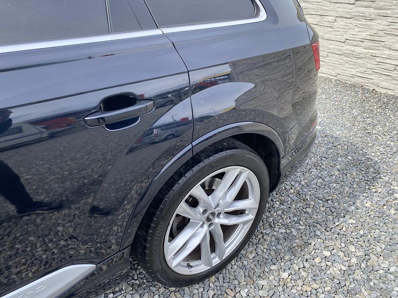 Audi Q7 3.0TDi 4x4 270PS S-LINE 7MÍST! - fotka 30 z 173