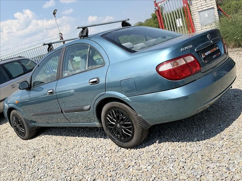 Nissan Almera 1,8 i - fotka 7 z 21