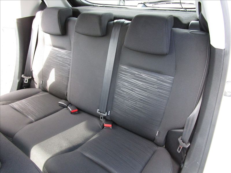 Peugeot 208 1.0i - fotka 28 z 40