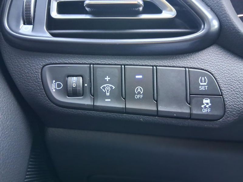 Hyundai i30 N-LINE 1.5 T-GDi 117 kW - fotka 24 z 26