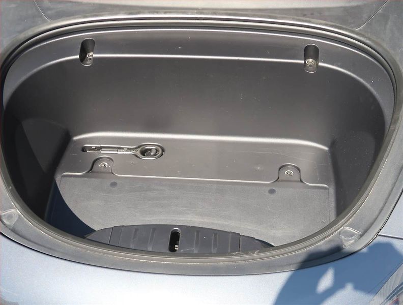 Tesla Model 3 (2019) Long Range 4WD 78kWh, SoH 75% - fotka 14 z 26